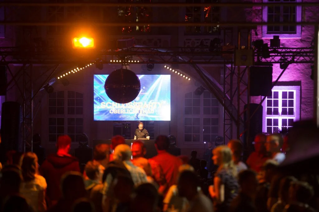 Videodisko · Musikvideos auf der Leinwand