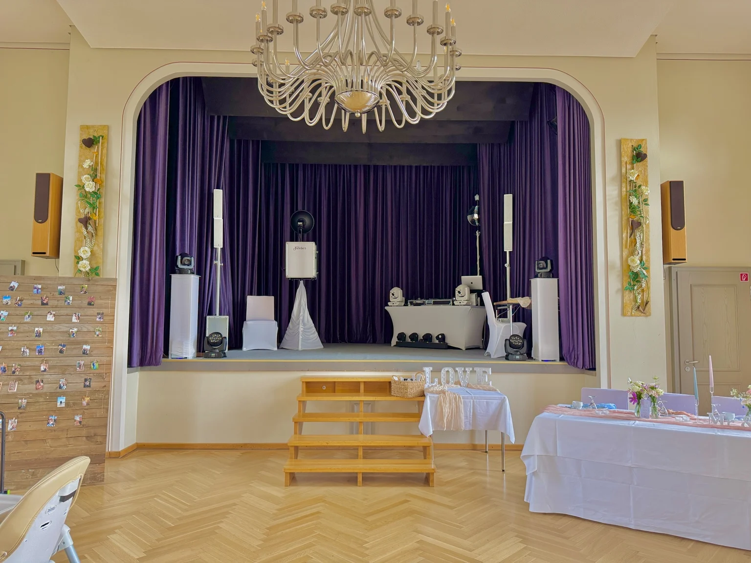 Weiße Anlage · festlicher Saal