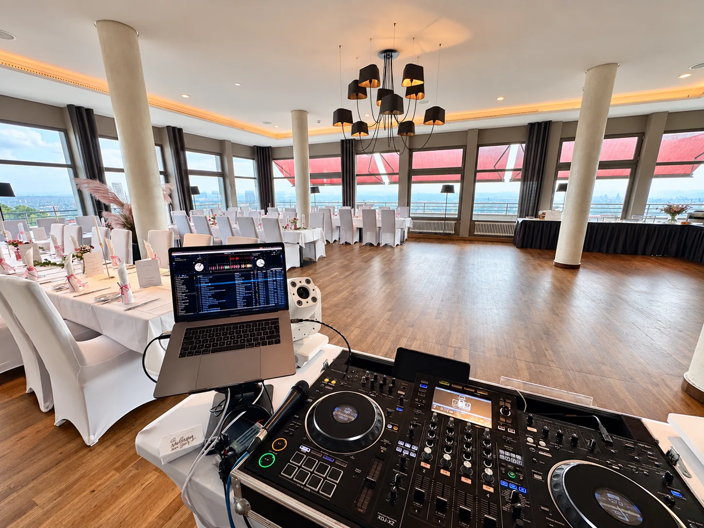 Luisenhof Dresden · Blick vom DJ-Pult